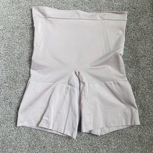 OnCore High-Waisted Mid-Thigh Short Shapewear